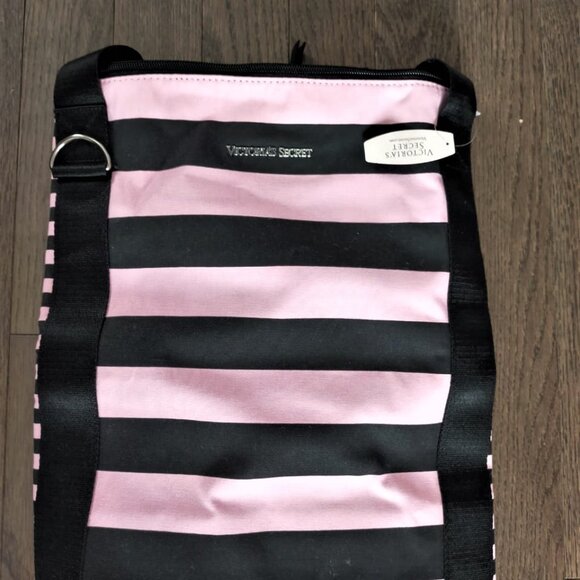 Victoria’s Secret Large Stripe Bag: The Perfect Blend of Style and Functionality - Picture 3 of 4